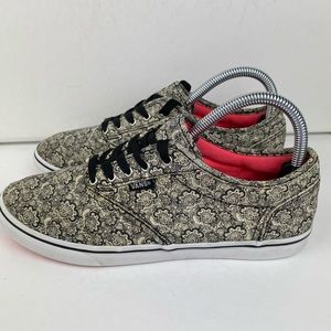 Vans Off the Wall low top shoes.